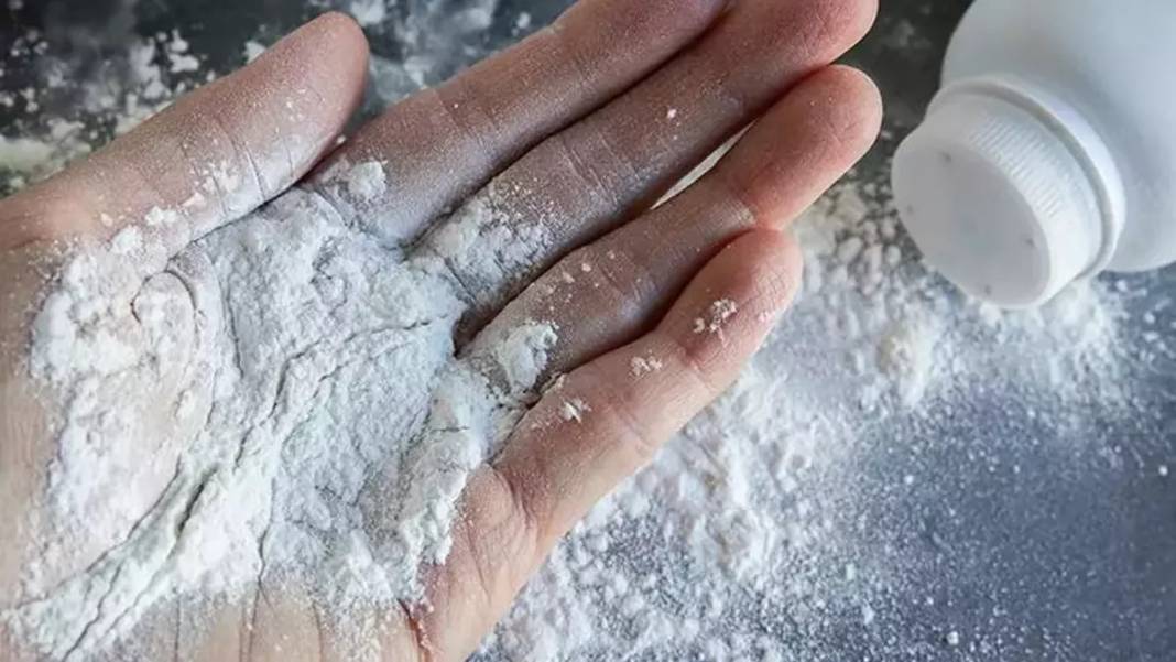 Her evde bulunan o beyaz toz aslında bir hazine: Bebek pudrasının kimsenin bilmediği 7 akılalmaz faydası 4